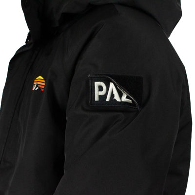 Klettpatch am Oberarm des PAZ Schneeanzugs zur Personalisierung